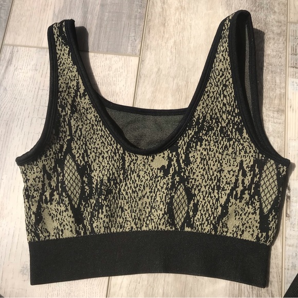 Fabletics Set - Picture 3 of 10